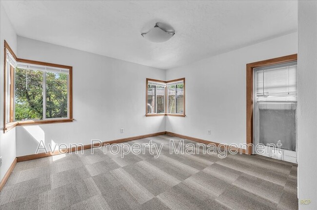 Building Photo - 2875 NW Thurman St