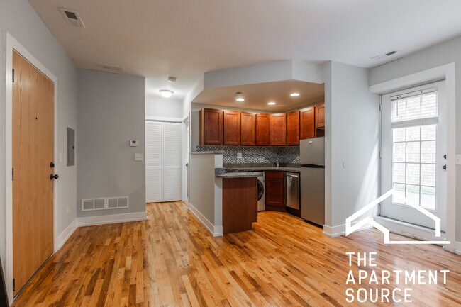 Foto del edificio - 556 W Arlington Pl