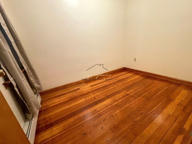 Building Photo - 369 Centre St