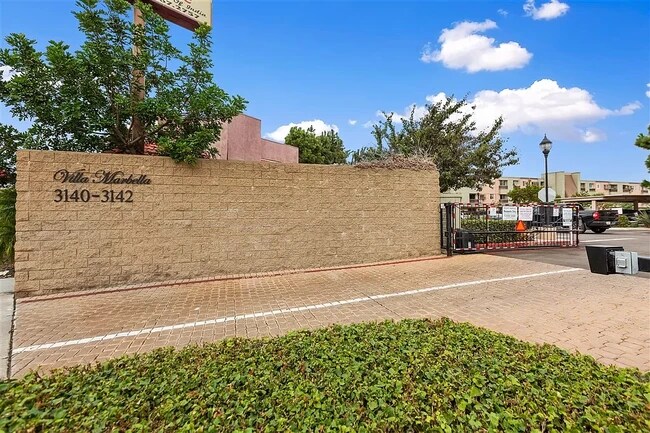Complex entry - 3140 Midway Dr