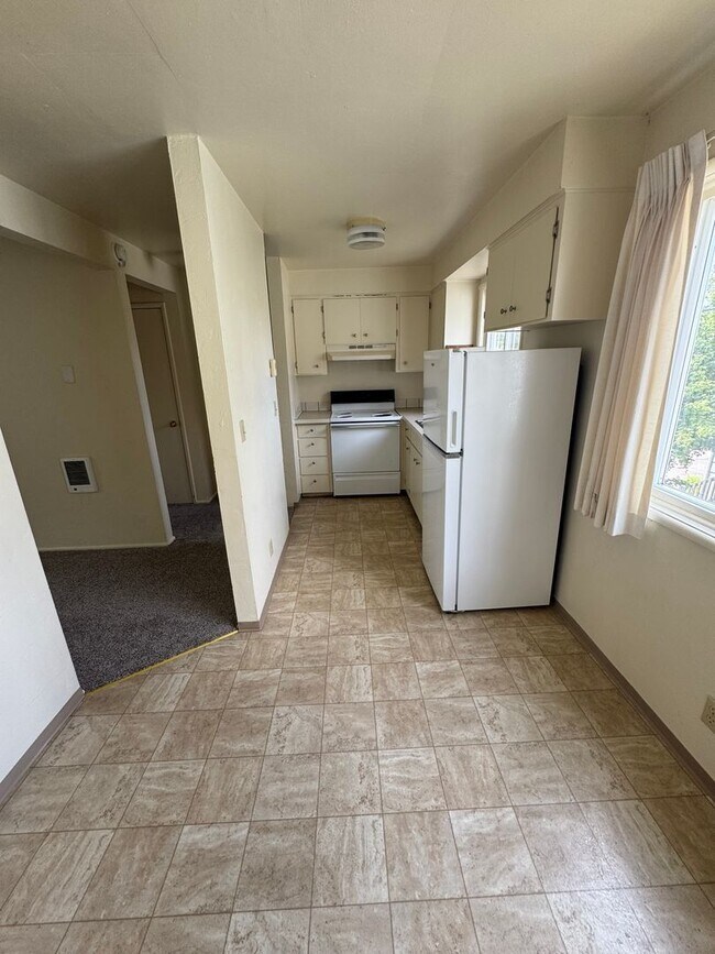 Foto del edificio - 1-Bedroom 1-Bathroom apartment in Eugene