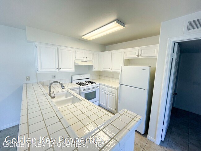 Building Photo - 1 br, 1 bath House - 3205 Costa Alta Dr. #94