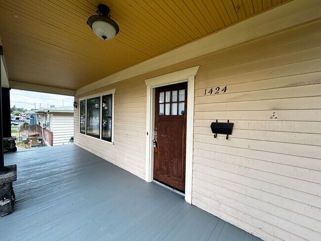 Foto del edificio - 1424 W Montgomery Ave