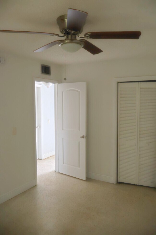 Foto del edificio - 528 SW 6th St