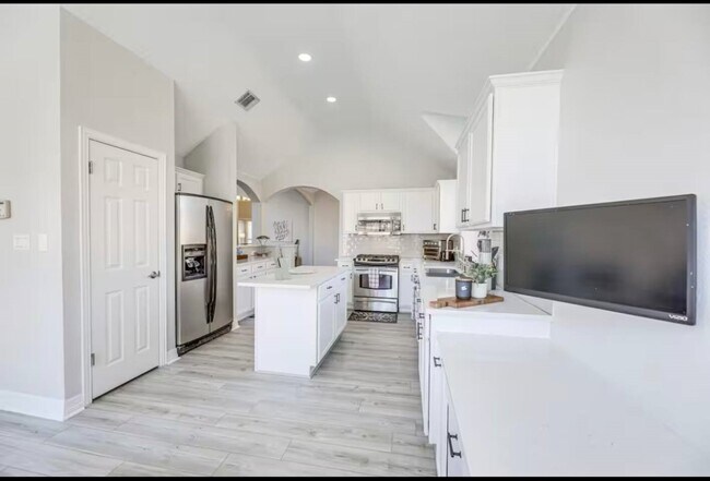 Building Photo - 602 Vogue Cove