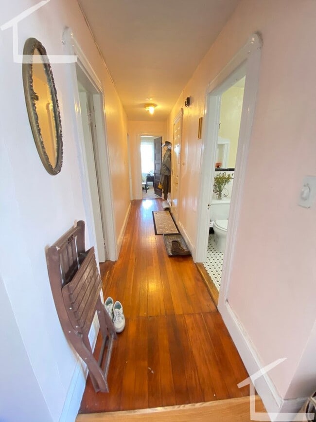 Building Photo - check out my 4.5 bed 2 bath in Allston......