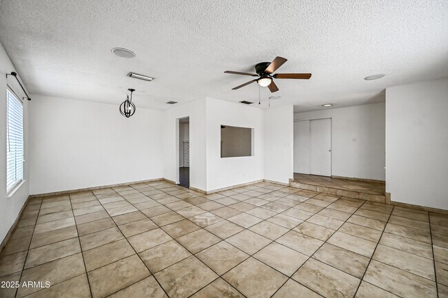 Foto del edificio - 1622 E St Anne Ave
