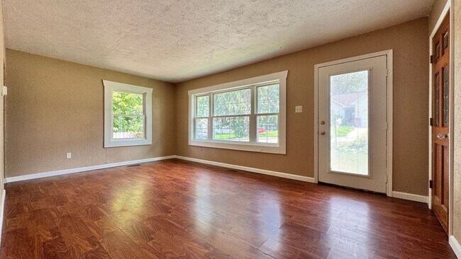 Foto del edificio - Available Aug 12th, 2026!