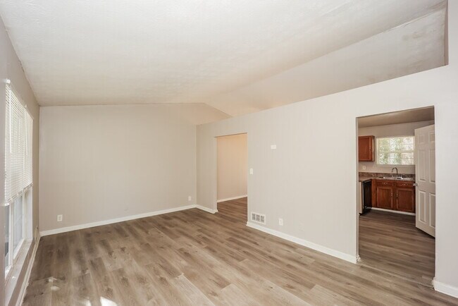 Foto del edificio - 2465 Fairway Cir SW