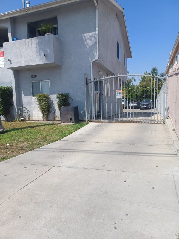 Foto del edificio - 6545 Fulton Ave
