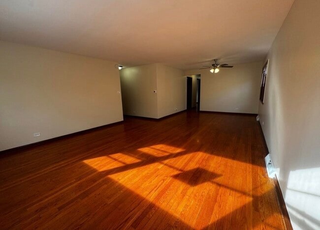 Building Photo - 725 Brummel St