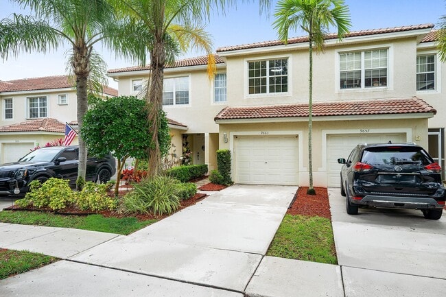 Building Photo - 9663 Lago Dr