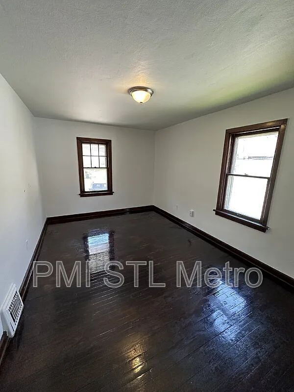 Building Photo - 7117 Garesche Ave