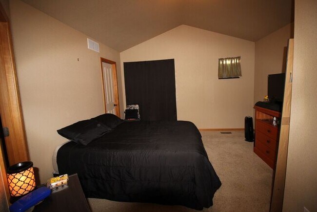Foto del edificio - Wonderful Home with Finished Basement