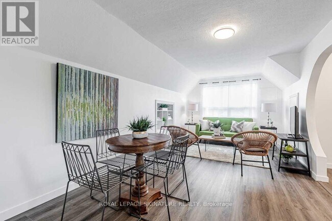 Building Photo - 179 Clonmore Dr