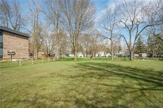 Building Photo - 185 Mead St