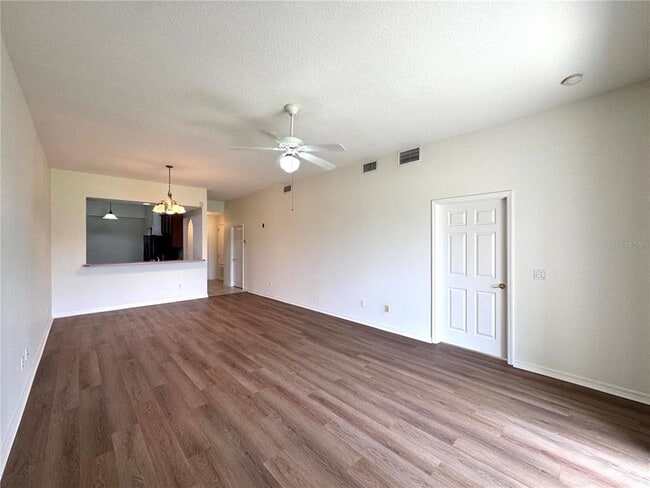 Foto del edificio - 9447 Myrtle Creek Ln