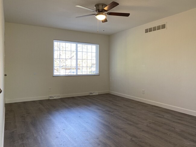 Building Photo - 3980 Brittany Cir