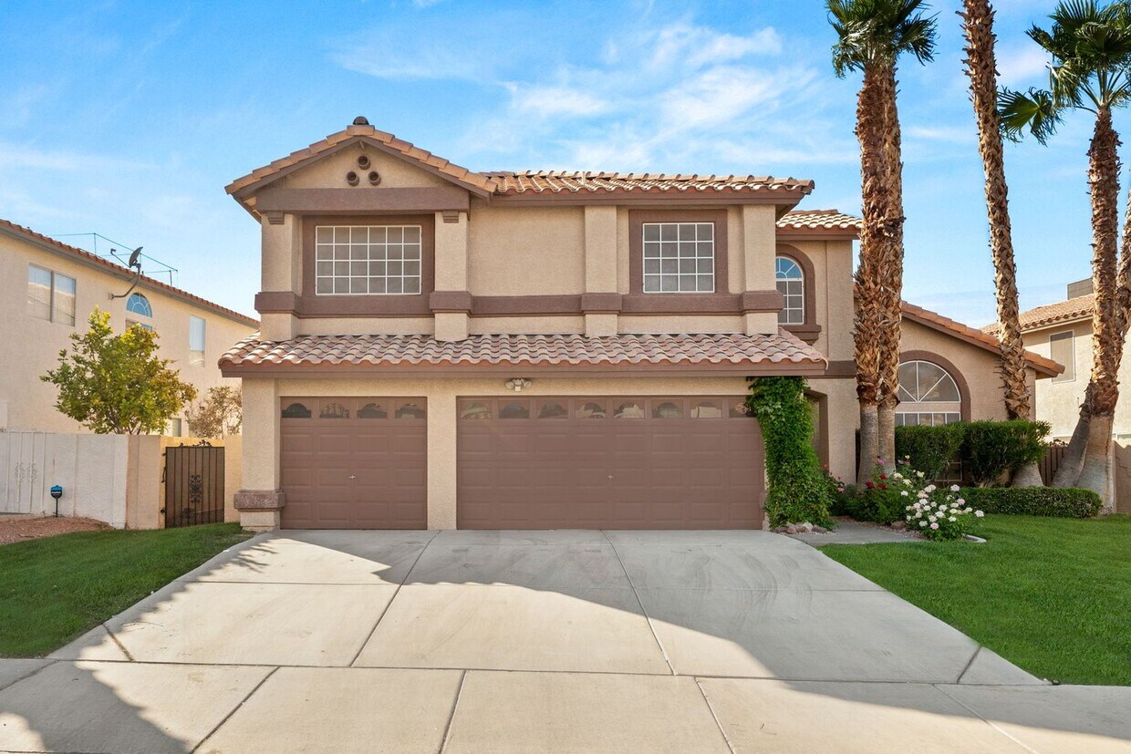 Foto principal - FURNISHED 5 BEDROOM HOME IN 89074