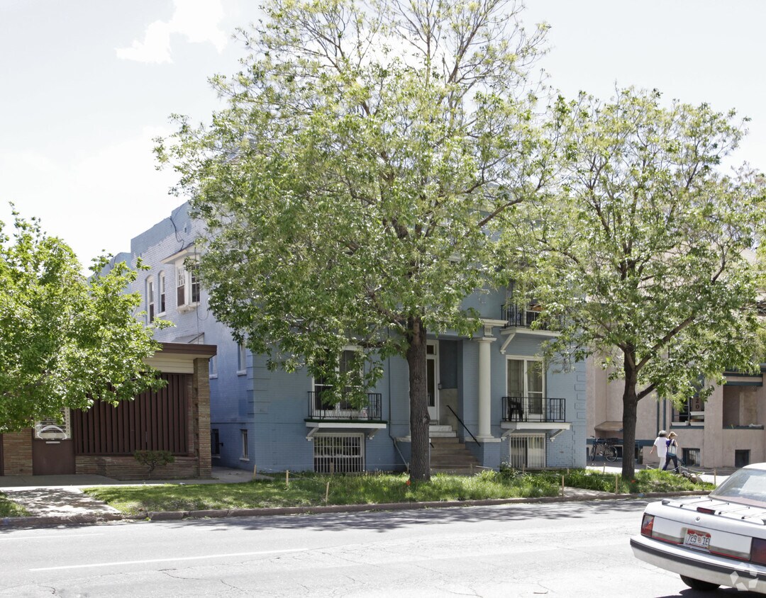 Primary Photo - The Blue Buidling