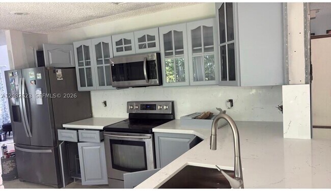 Foto del edificio - 10151 SW 9th Ln