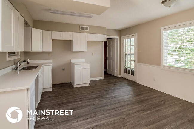 Foto del edificio - 2526 Jenwood St