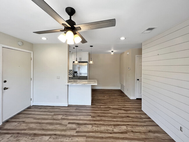 Building Photo - 3407 Seabreeze Walk