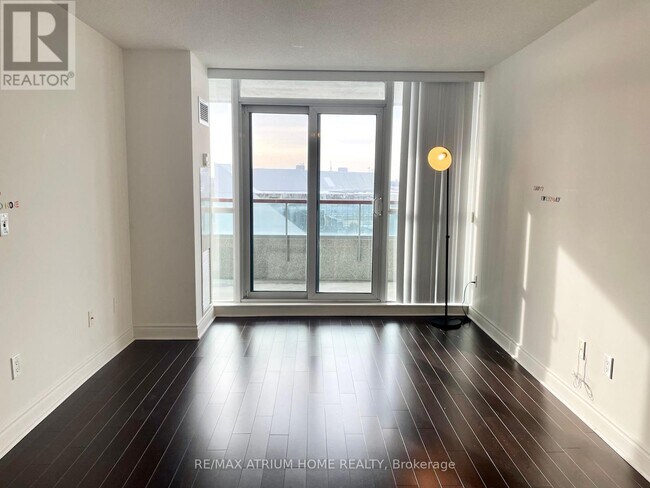 Photo du bâtiment - 60 Brian Harrison Way