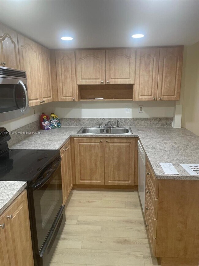 Foto del edificio - 9301 SW 92nd Ave