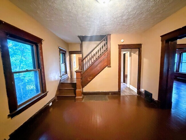 Foto del edificio - 638 Merton Ave