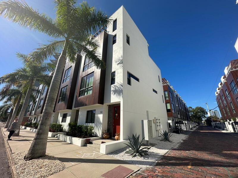Foto principal - 136 8th St N
