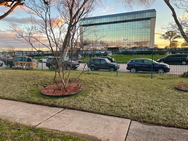 Building Photo - 9550 Deering Dr