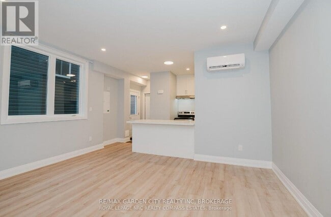 Building Photo - 105 Southworth St N