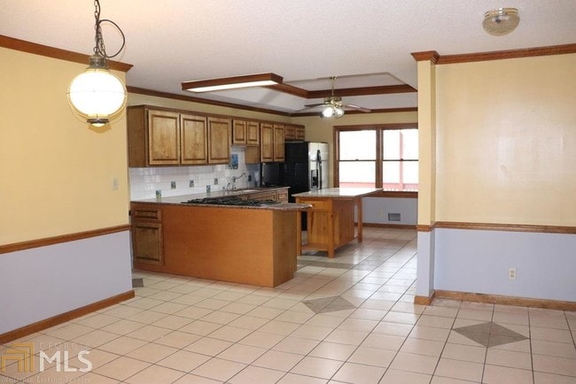 Building Photo - 9075 Hayes Dr