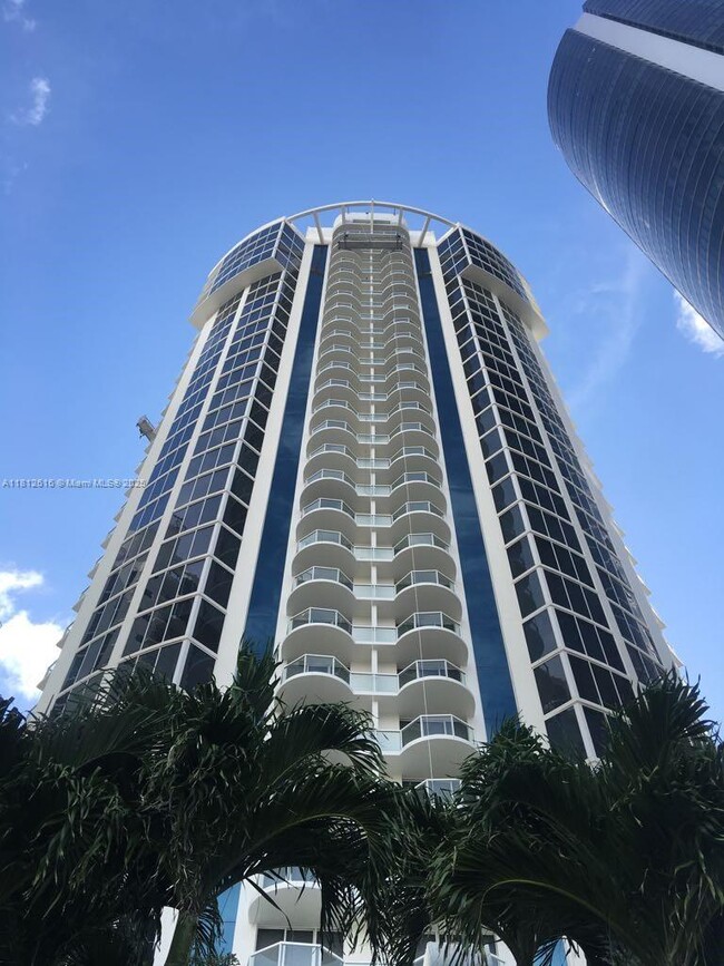 Building Photo - 18671 Collins Ave