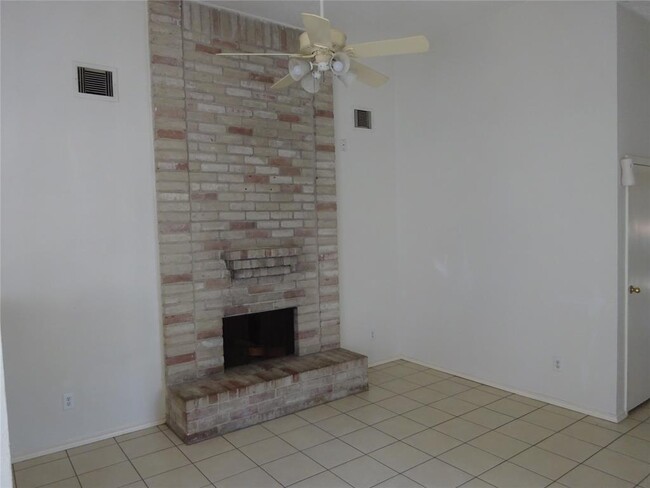 Building Photo - 6939 Greenyard Dr