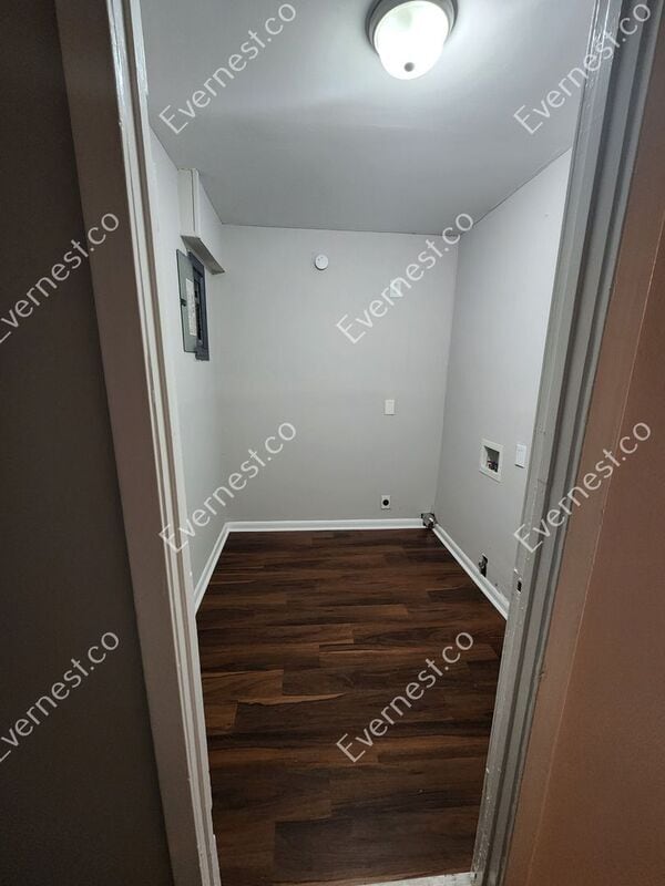Building Photo - 338 Queen Julianna Ln