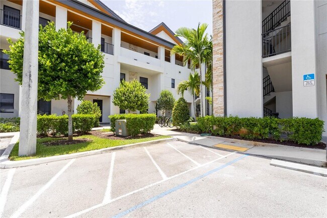 Foto del edificio - 10407 NW 82nd St