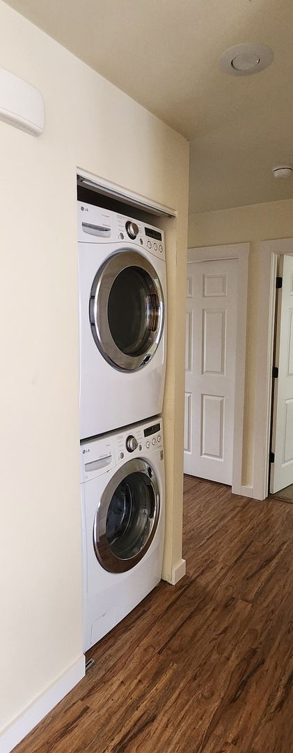 Building Photo - Precious Standalone Condo