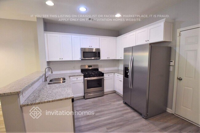 Foto del edificio - 215 Brookhaven Ct