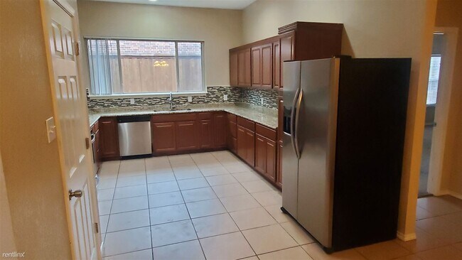 Foto del edificio - 4 br, 3 bath House - 4813 Kelso Lane