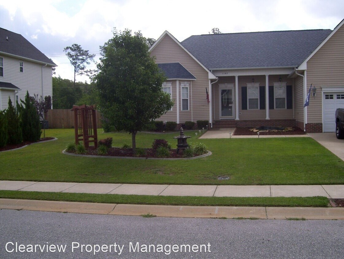 Foto principal - 4 br, 2.5 bath House - 1107 Thistle Gold Dr.