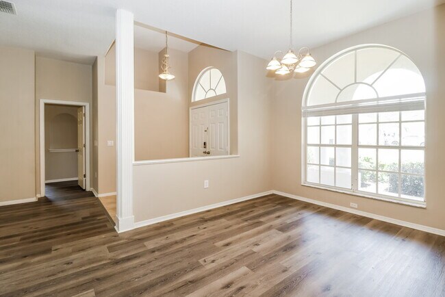 Building Photo - 1326 Kinsmere Dr