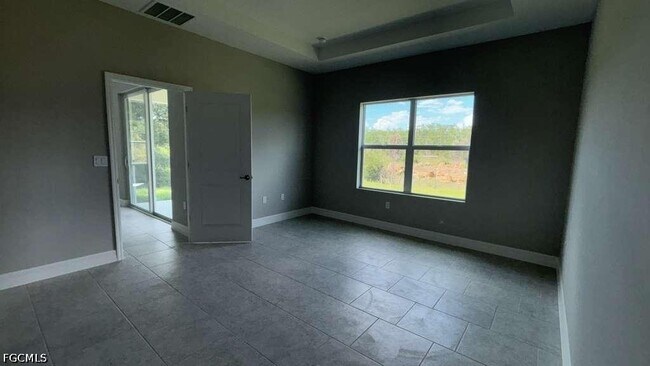 Building Photo - 460 Westchester Dr