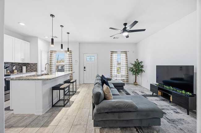 Building Photo - 3825 Easy St