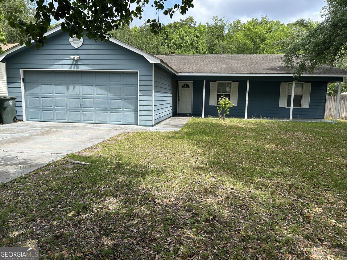 Foto principal - 147 Lakeside Dr