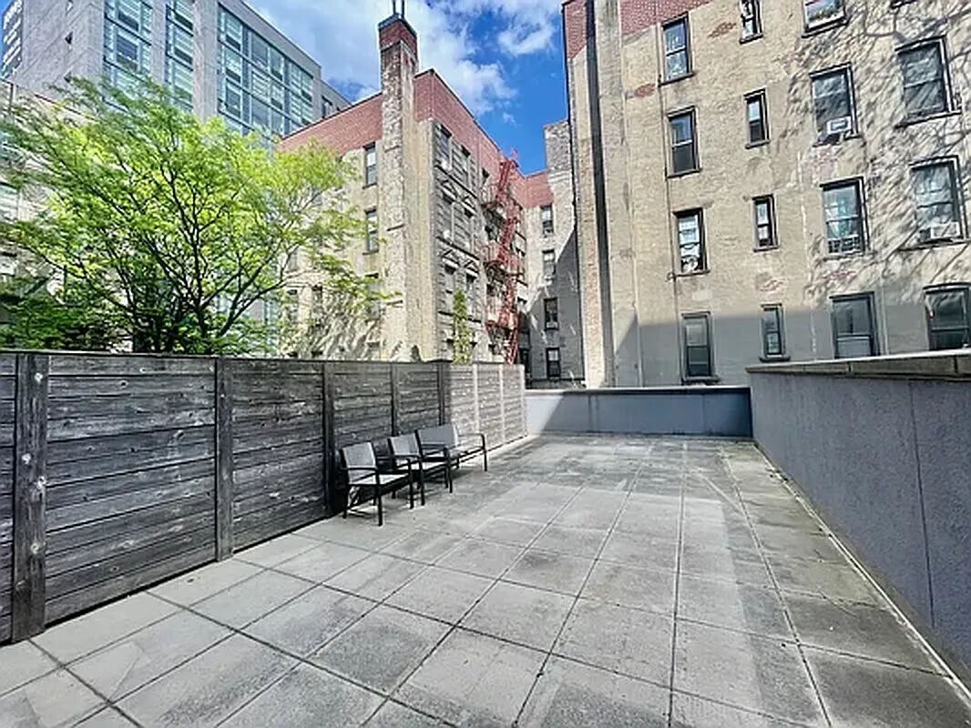 Foto principal - 164 Attorney St