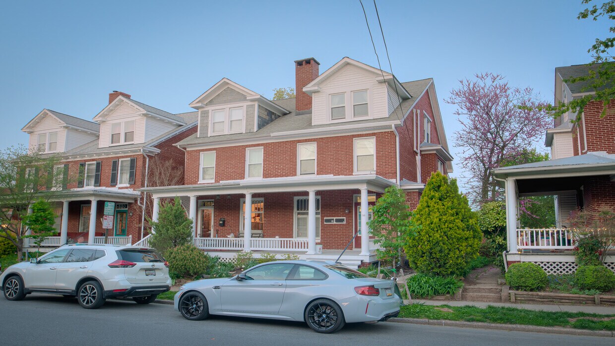 Primary Photo - 516 Elm St