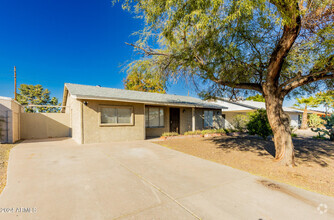 Building Photo - 2126 E Hermosa Dr