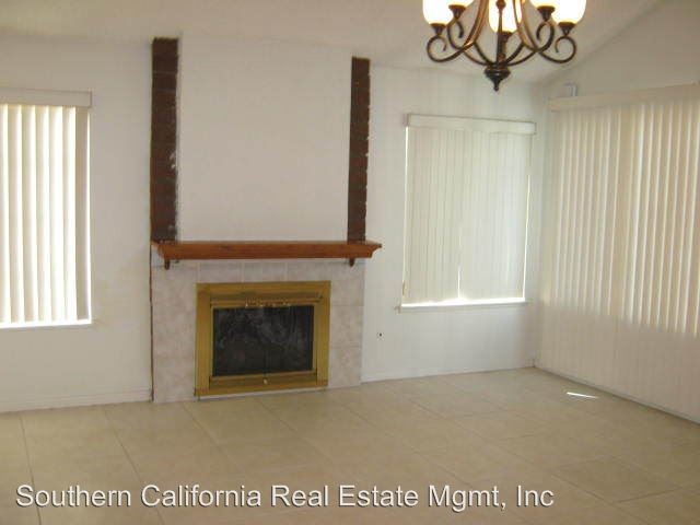 Building Photo - 25412 Via Dona Christa